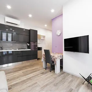 Guesthost - Lovely Near Piazza Firenze! Apartment Milan